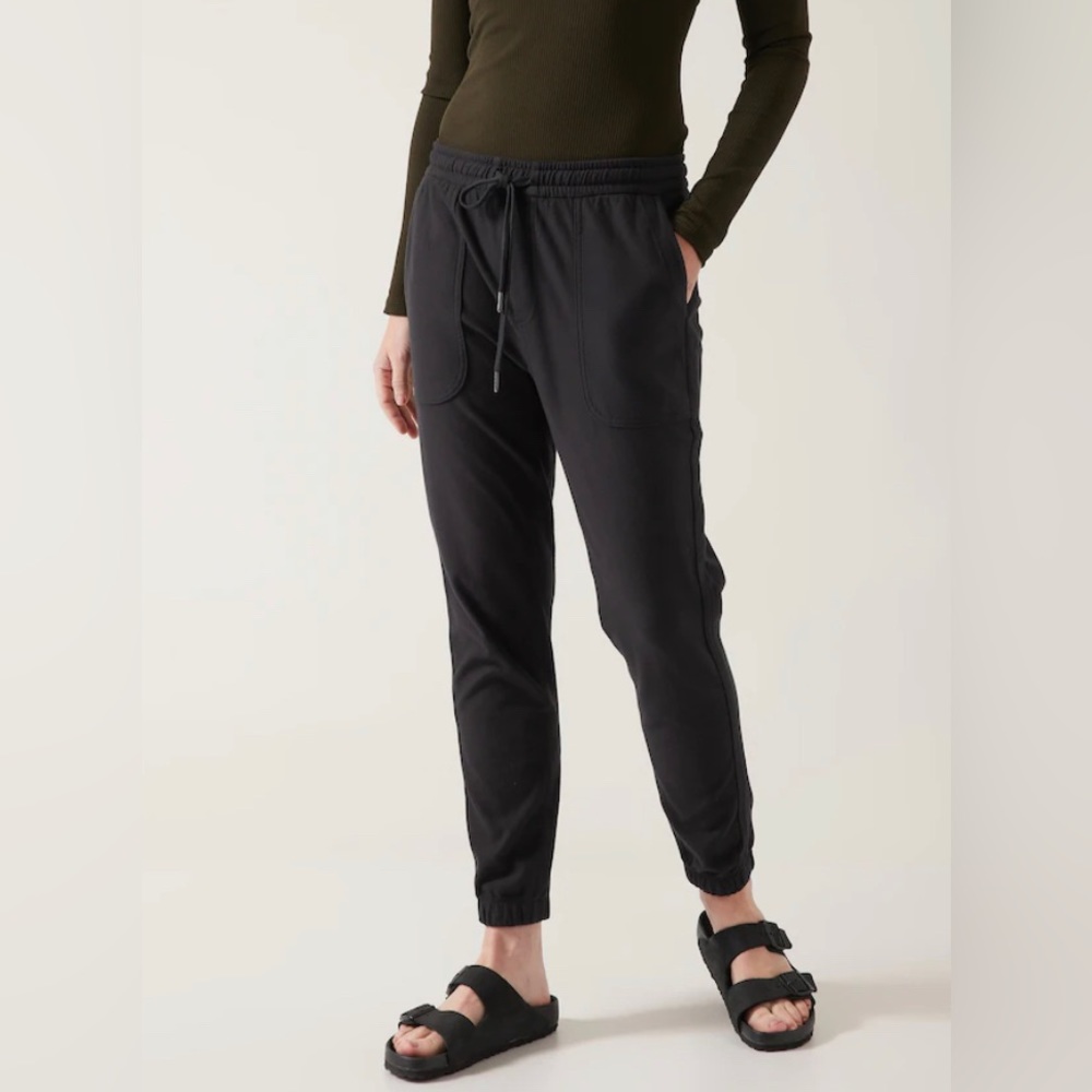 Athleta Farallon Jogger Size Medium